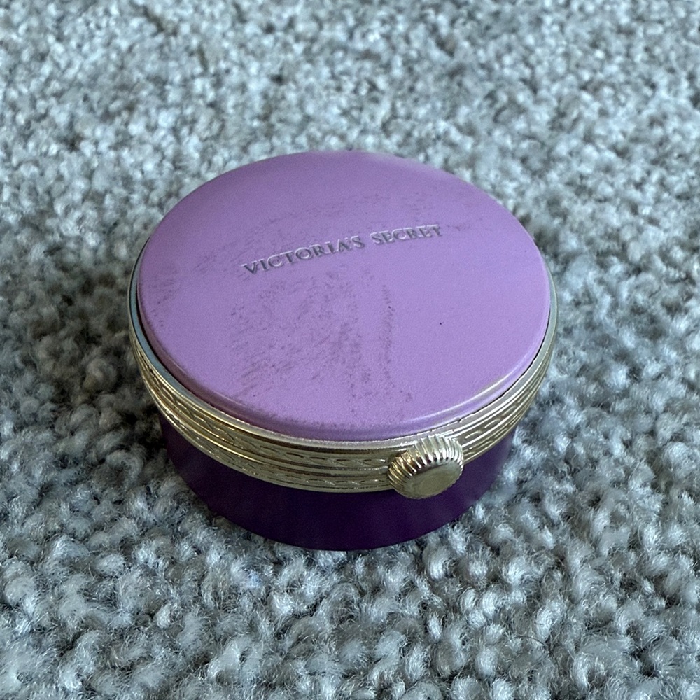 Vintage VS | purple mint container